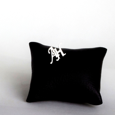Elegant Embrace Pin