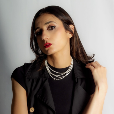 The Happy Pearl Line Necklace